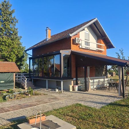 Вилла Kuca Za Odmor Bella Sotin Экстерьер фото